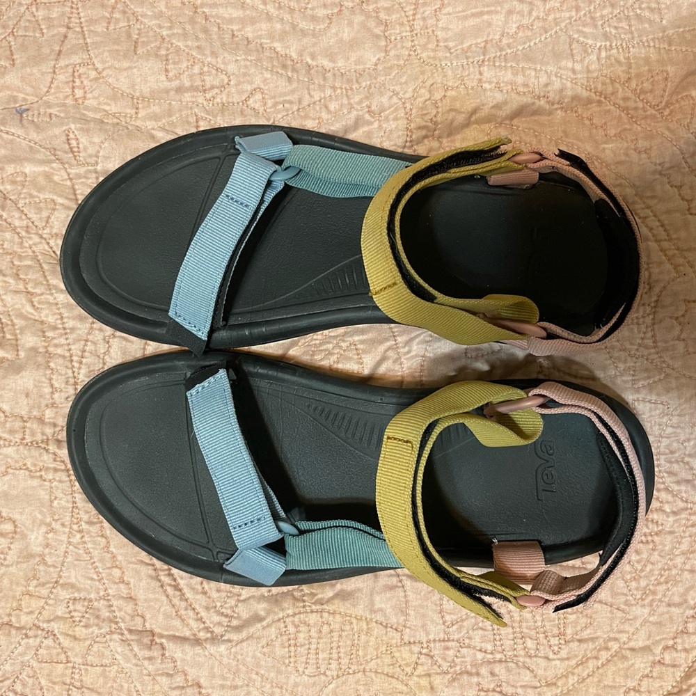 Women’s Teva Hurricanes
